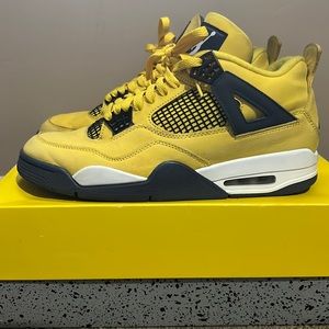 AIR JORDAN 4 RETRO LIGHTNING (2021)